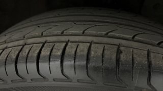 Used 2015 Honda Mobilio [2014-2017] S Petrol Petrol Manual tyres RIGHT FRONT TYRE TREAD VIEW
