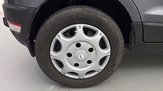 Used 2018 Ford EcoSport [2017-2020] Trend + 1.5L TDCi Diesel Manual tyres RIGHT REAR TYRE RIM VIEW