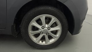Used 2014 Hyundai Grand i10 Asta 1.2 Kappa VTVT Petrol Manual tyres RIGHT FRONT TYRE RIM VIEW