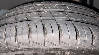 Used 2024 renault Kwid RXL(O) 1.0 Petrol MT SCE Petrol Manual tyres RIGHT REAR TYRE TREAD VIEW