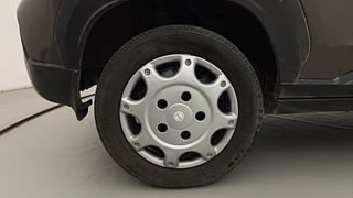 Used 2021 Nissan Magnite XL Petrol Manual tyres RIGHT REAR TYRE RIM VIEW