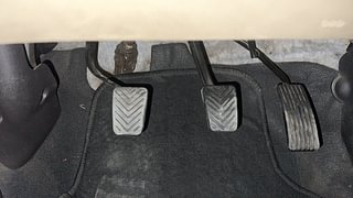 Used 2016 Hyundai Eon [2011-2018] Magna + Petrol Manual interior PEDALS VIEW