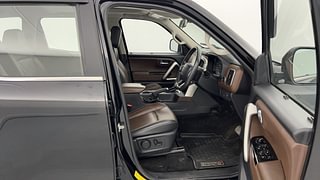 Used 2022 Mahindra Scorpio N Z8 L Petrol AT 7 STR Petrol Automatic interior RIGHT SIDE FRONT DOOR CABIN VIEW