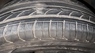 Used 2017 Maruti Suzuki Baleno [2015-2019] Zeta Petrol Petrol Manual tyres RIGHT FRONT TYRE TREAD VIEW