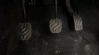 Used 2016 Renault Kwid [2015-2019] RXT Petrol Manual interior PEDALS VIEW
