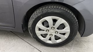 Used 2016 Hyundai Eon [2011-2018] Magna + Petrol Manual tyres RIGHT FRONT TYRE RIM VIEW