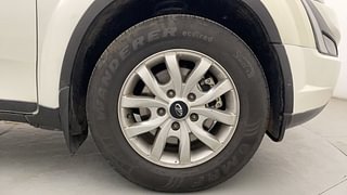 Used 2018 Mahindra XUV500 [2017-2021] W9 AT Diesel Automatic tyres RIGHT FRONT TYRE RIM VIEW