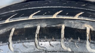 Used 2014 hyundai i10 Sportz 1.1 Petrol Petrol Manual tyres LEFT REAR TYRE TREAD VIEW