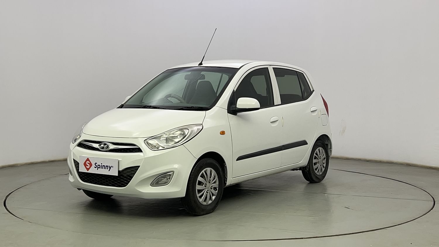 LEFT FRONT CORNER VIEW