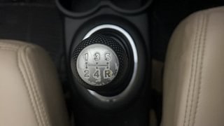 Used 2013 Honda Brio [2011-2016] S MT Petrol Manual interior GEAR  KNOB VIEW
