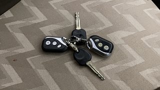 Used 2011 Hyundai i10 [2010-2016] Era Petrol Petrol Manual extra CAR KEY VIEW