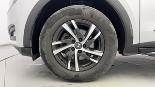 Used 2022 Mahindra XUV700 AX 3 Diesel AT 5 STR Diesel Automatic tyres LEFT FRONT TYRE RIM VIEW