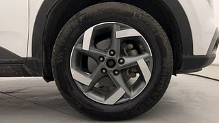 Used 2020 Hyundai Venue [2019-2022] SX Plus 1.0 Turbo DCT Petrol Automatic tyres RIGHT FRONT TYRE RIM VIEW