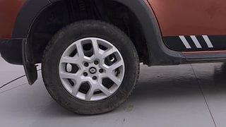 Used 2017 Renault Duster [2015-2020] RXL Petrol Petrol Manual tyres RIGHT REAR TYRE RIM VIEW
