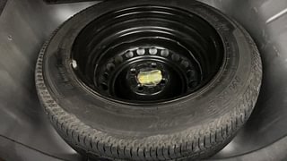 Used 2015 honda Jazz V CVT Petrol Automatic tyres SPARE TYRE VIEW