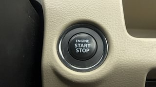 Used 2017 maruti-suzuki Ciaz Zeta Petrol AT Petrol Automatic top_features Keyless start