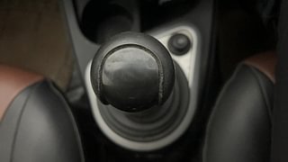 Used 2011 Ford Figo [2010-2015] Duratec Petrol ZXI 1.2 Petrol Manual interior GEAR  KNOB VIEW