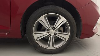 Used 2019 Hyundai Verna [2017-2020] 1.6 VTVT SX + AT Petrol Automatic tyres RIGHT FRONT TYRE RIM VIEW