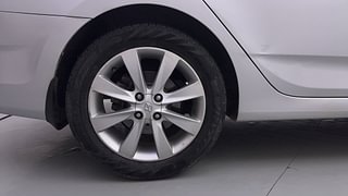 Used 2012 Hyundai Verna [2011-2015] Fluidic 1.6 CRDi SX Opt AT Diesel Automatic tyres RIGHT REAR TYRE RIM VIEW