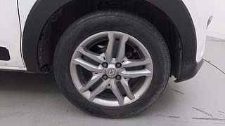 Used 2021 Renault Triber RXZ Petrol Manual tyres RIGHT FRONT TYRE RIM VIEW