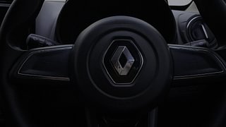 Used 2022 Renault Kwid 1.0L RXT(O) AMT Petrol Automatic top_features Airbags