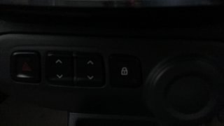 Used 2016 Renault Kwid [2015-2019] RXT Petrol Manual top_features Central locking