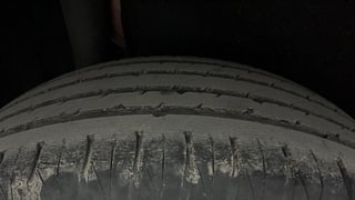 Used 2021 Maruti Suzuki Vitara Brezza [2020-2022] ZXI AT Petrol Automatic tyres RIGHT REAR TYRE TREAD VIEW