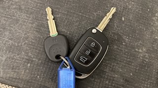 Used 2019 Hyundai Elite i20 [2018-2020] Asta 1.2 Petrol Manual extra CAR KEY VIEW
