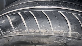 Used 2016 Honda City [2014-2017] VX CVT Petrol Automatic tyres LEFT FRONT TYRE TREAD VIEW