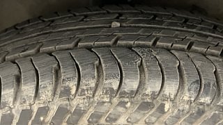 Used 2011 Maruti Suzuki Swift [2011-2017] LXi Petrol Manual tyres RIGHT FRONT TYRE TREAD VIEW
