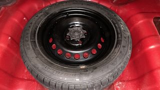 Used 2014 Hyundai Xcent [2014-2017] S (O) Diesel Diesel Manual tyres SPARE TYRE VIEW