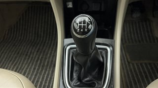 Used 2017 maruti-suzuki Ciaz Alpha Petrol Petrol Manual interior GEAR  KNOB VIEW