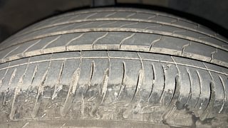 Used 2020 Hyundai Venue [2019-2022] SX Plus 1.0 Turbo DCT Petrol Automatic tyres RIGHT FRONT TYRE TREAD VIEW