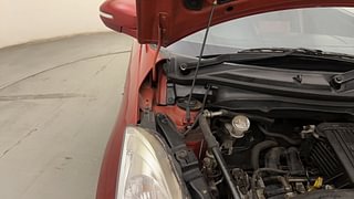 Used 2013 Maruti Suzuki Swift [2011-2017] VXi Petrol Manual engine ENGINE RIGHT SIDE HINGE & APRON VIEW
