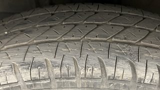 Used 2016 Maruti Suzuki Swift [2011-2017] VXi Petrol Manual tyres LEFT FRONT TYRE TREAD VIEW