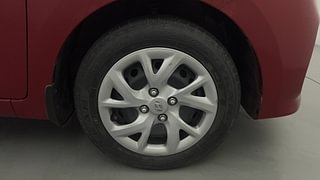Used 2017 Hyundai Grand i10 [2017-2020] Magna AT 1.2 Kappa VTVT Petrol Automatic tyres RIGHT FRONT TYRE RIM VIEW