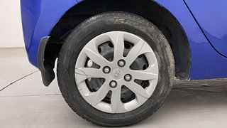 Used 2018 Hyundai Eon [2011-2018] Sportz Petrol Manual tyres RIGHT REAR TYRE RIM VIEW