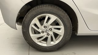Used 2015 honda Jazz V CVT Petrol Automatic tyres RIGHT REAR TYRE RIM VIEW