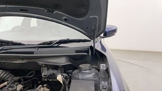 Used 2020 Maruti Suzuki Swift [2017-2021] VXI AMT Petrol Automatic engine ENGINE LEFT SIDE HINGE & APRON VIEW