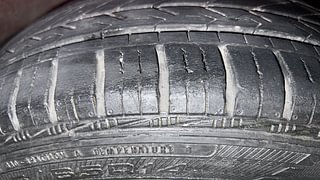 Used 2017 Hyundai Grand i10 [2017-2020] Magna AT 1.2 Kappa VTVT Petrol Automatic tyres RIGHT FRONT TYRE TREAD VIEW