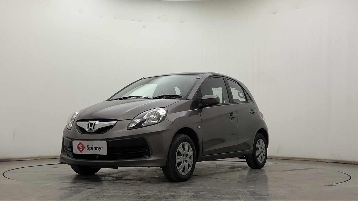 LEFT FRONT CORNER VIEW