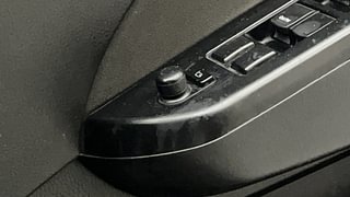 Used 2016 Maruti Suzuki Swift [2011-2017] VXi Petrol Manual top_features Adjustable ORVM