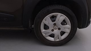 Used 2022 Renault Kwid 1.0L RXT(O) AMT Petrol Automatic tyres RIGHT FRONT TYRE RIM VIEW