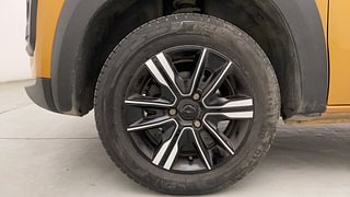 Used 2023 Renault Kwid CLIMBER 1.0 AMT Petrol Automatic tyres LEFT FRONT TYRE RIM VIEW