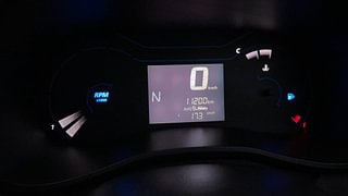 Used 2022 Renault Kwid 1.0L RXT(O) AMT Petrol Automatic interior CLUSTERMETER VIEW