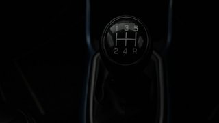 Used 2017 Maruti Suzuki Ignis Alpha MT Petrol Dual Tone Petrol Manual interior GEAR  KNOB VIEW