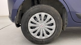 Used 2020 Maruti Suzuki Swift [2017-2021] VXI AMT Petrol Automatic tyres RIGHT REAR TYRE RIM VIEW