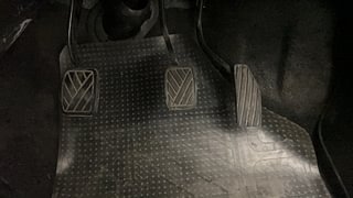 Used 2015 Maruti Suzuki Wagon R 1.0 [2010-2019] VXi Petrol Manual interior PEDALS VIEW