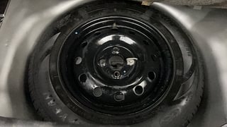 Used 2016 Maruti Suzuki Swift [2011-2017] VXi Petrol Manual tyres SPARE TYRE VIEW