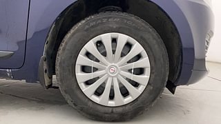 Used 2020 Maruti Suzuki Swift [2017-2021] VXI AMT Petrol Automatic tyres RIGHT FRONT TYRE RIM VIEW